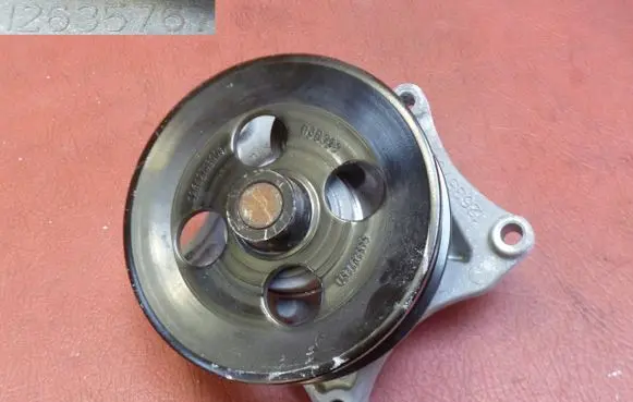 Opel Astra K Water pump 12635767