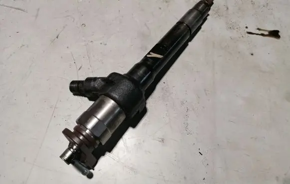 Mazda 6 Fuel injector R2AA13H50