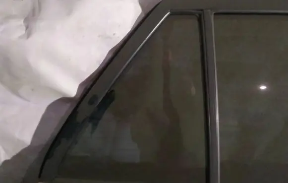 Toyota Avensis T250 Rear vent window glass 