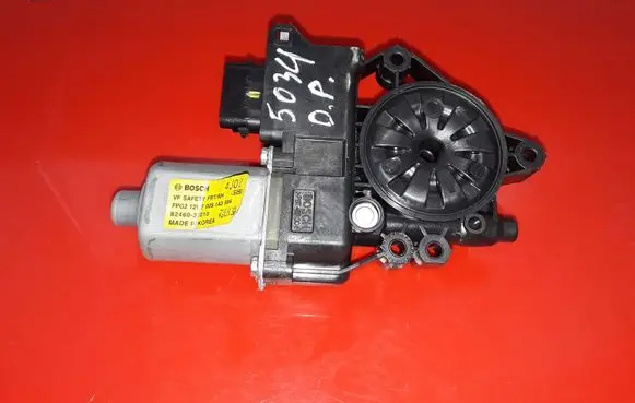 Hyundai i40 Front door window regulator motor 824603Z010 F00S1A2934