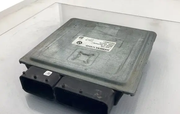BMW X3 E83 Engine control unit/module 7559178 5WK98081
