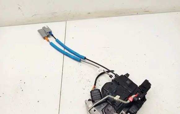 Hyundai Kona I Front door lock 81320j9520