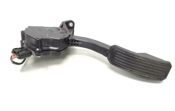 Toyota RAV 4 (XA30) Accelerator throttle pedal 7811042010 1988007270