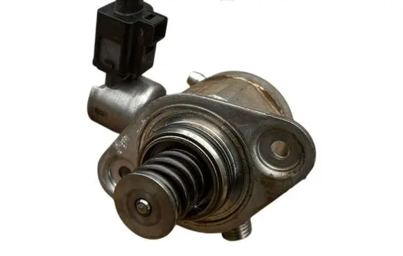 Skoda Octavia Mk3 (5E) Fuel injection high pressure pump 0261520261 3006834600 04e127025b