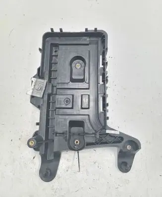 Volkswagen Jetta VI Battery tray 1K0915333