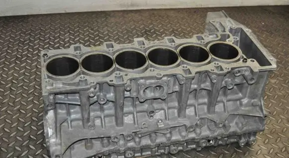 Land Rover Range Rover Sport L320 Engine block 7576336