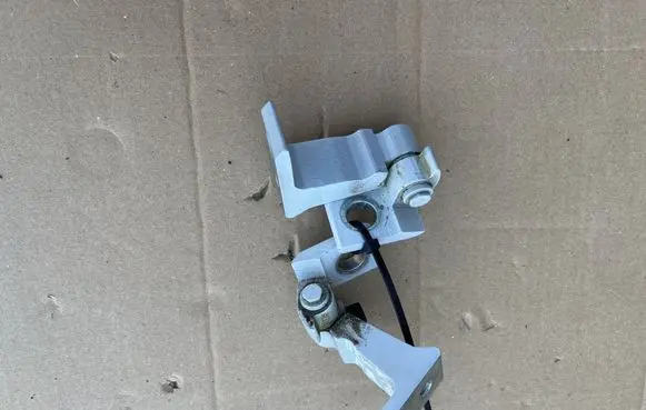 Front door upper hinge