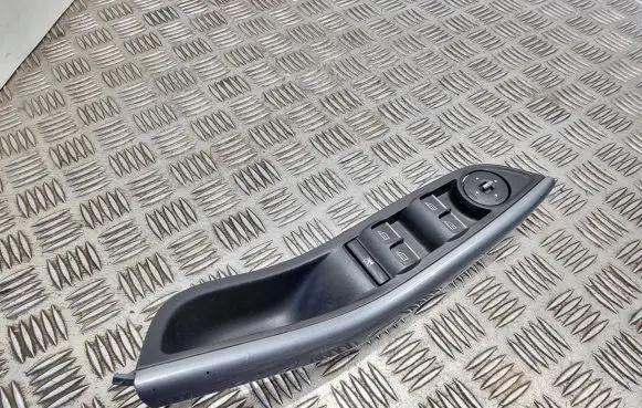 Ford Focus Electric window control switch AM5T14A132AA N0848111 10020924