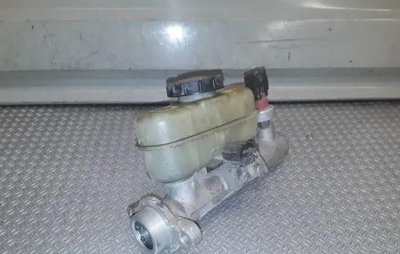 Ford Explorer Master brake cylinder 