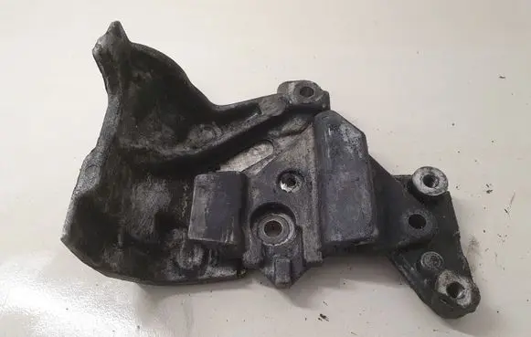 Peugeot 407 Engine mounting bracket 505932