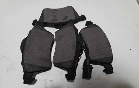 Volkswagen Transporter - Caravelle T4 Brake pads (front) 7D0698151E