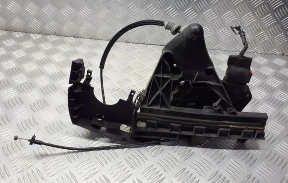 Volvo V50 Front door lock 30663577