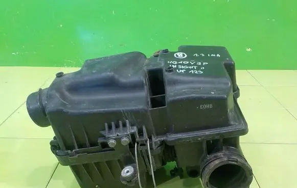 Honda Insight Air filter box 