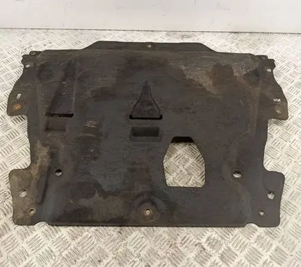 Volvo XC60 Engine splash shield/under tray 