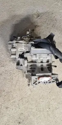 Nissan Leaf II (ZE1) Engine 320105SH5F