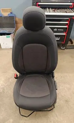 Mini Cooper Countryman F60 Front driver seat 