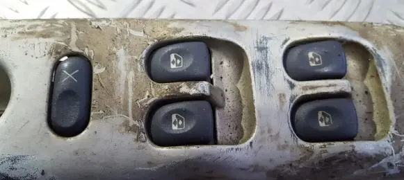 Renault Espace III Electric window control switch 7700876401