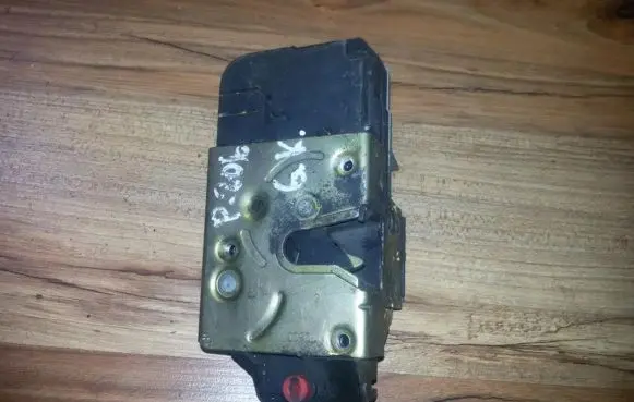 Peugeot 806 Rear door lock