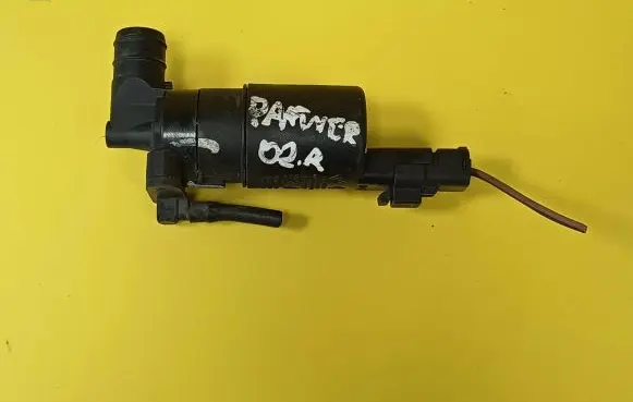 Peugeot Partner Windscreen/windshield washer pump 8200031805