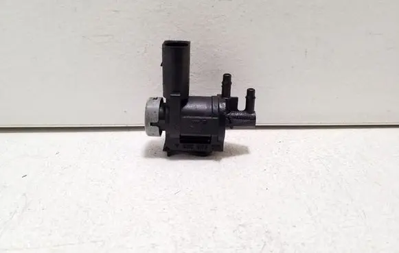 Vacuum valve