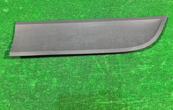 Porsche Macan (95B) Rear door trim (molding) 95B839889R