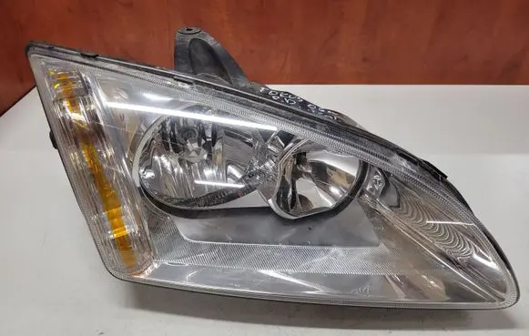 Ford Focus Headlight/headlamp 4M5113099AD VP4M5X13K060AA 4M5113K060AA