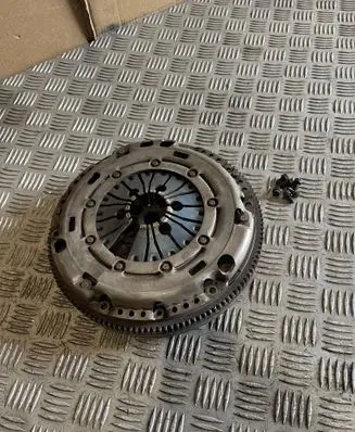 Audi A3 S3 A3 Sportback 8P Flywheel 03G105266B 0422940011 03G141025N