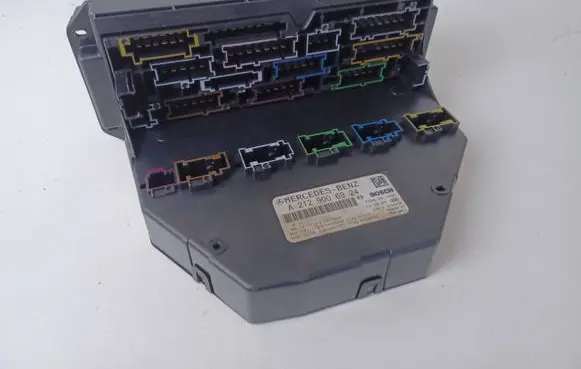 Mercedes-Benz E C207 W207 Fuse box set A2129006924
