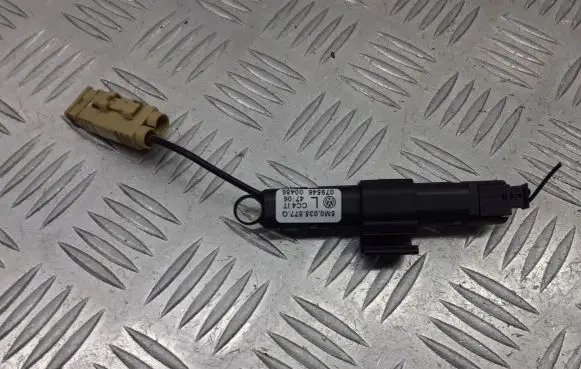 Volkswagen Golf Plus Airbag deployment crash/impact sensor 5M0035577G