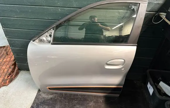 Dacia Spring Front door
