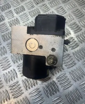 Lexus RX 300 ABS Pump 4451048010 1330004100