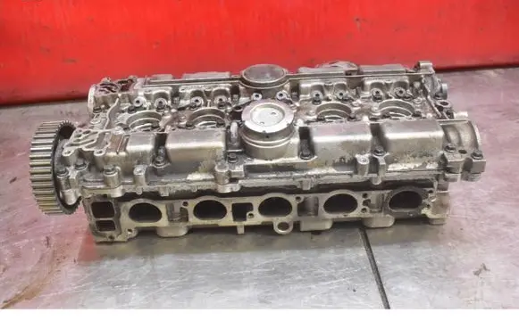 Volvo XC70 Engine head 1001837
