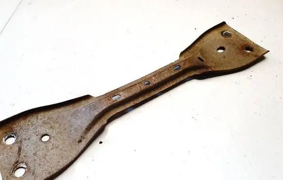 Volkswagen PASSAT B6 Engine mounting bracket