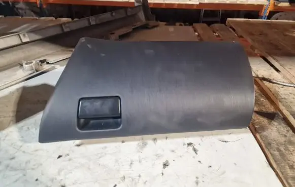 Toyota Prius+ (ZVW40) Glove box
