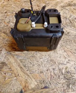 Mercedes-Benz E W212 Central locking vacuum pump A0008000018