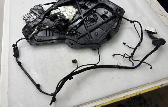 Tesla Model Y Rear door window regulator with motor 149551200E 103676200A