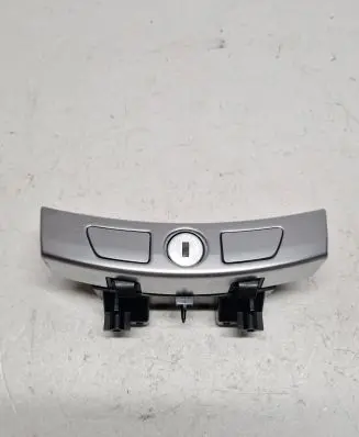 BMW 5 GT F07 Armrest lock 9142175
