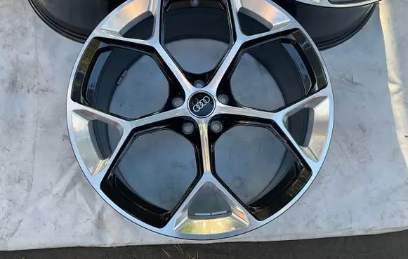 Audi RS5 R20 alloy rim 8W0601025GJ