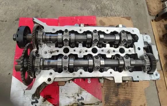 Jeep Grand Cherokee Engine head 90352072F