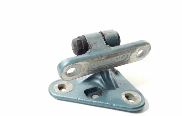 Mercedes-Benz CLS C219 Front door lower hinge A2117200437