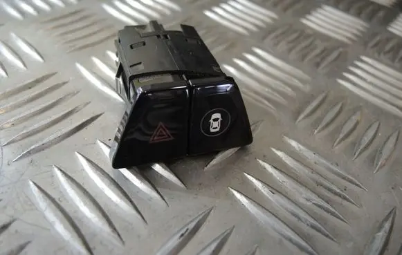 BMW 7 G11 G12 Hazard light switch 9383535
