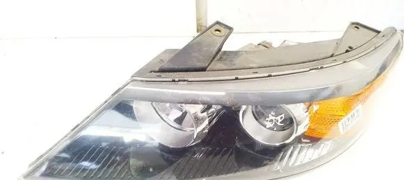 KIA Sorento Headlight/headlamp 921012P040