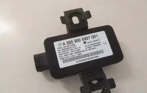 Mercedes-Benz C W205 Tire pressure control unit A0009006907