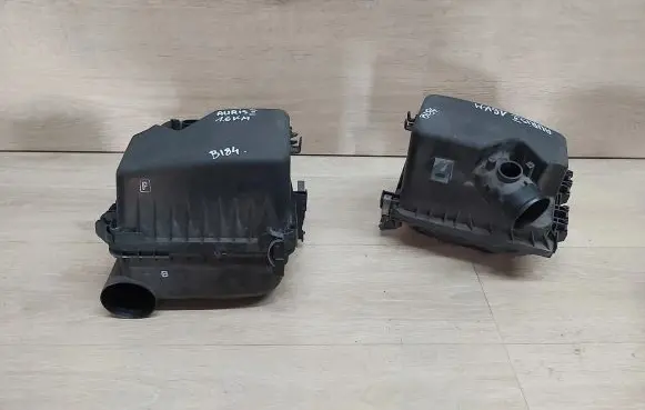 Toyota Auris E180 Air filter box cover 