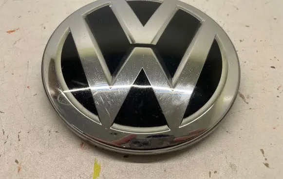 Volkswagen T-Roc Manufacturer badge logo/emblem 2GA853601 00887754 199147