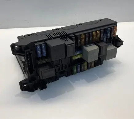 Mercedes-Benz E W211 Fuse module 2115456101 2040313605 A2115456101