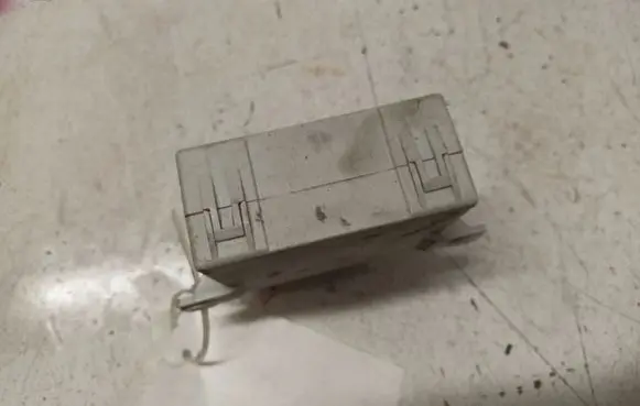 Toyota Avensis T250 Window control relay 150696 PA66GF15