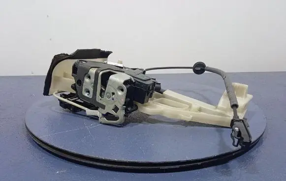Ford Escape III Rear door lock BF6A-F26413-AN