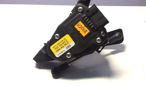 Volkswagen Transporter - Caravelle T5 Acceleration sensor 7H2723503E