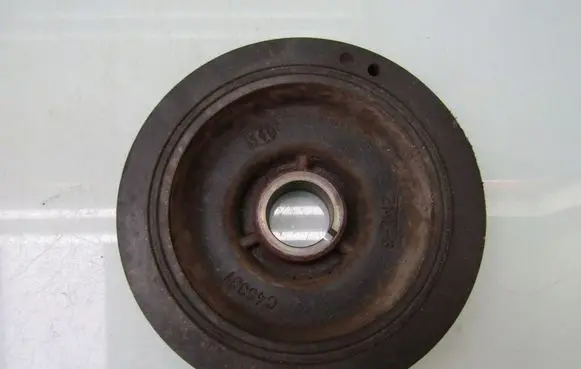Peugeot 607 Crankshaft pulley C45331